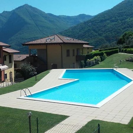 Luxurious Attic-Swimming Pool Villa Riva di Solto Eksteriør bilde