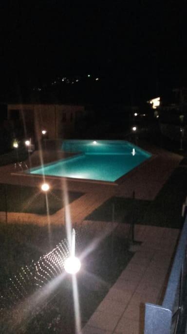 Luxurious Attic-Swimming Pool Villa Riva di Solto Eksteriør bilde