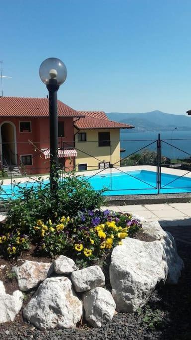 Luxurious Attic-Swimming Pool Villa Riva di Solto Eksteriør bilde